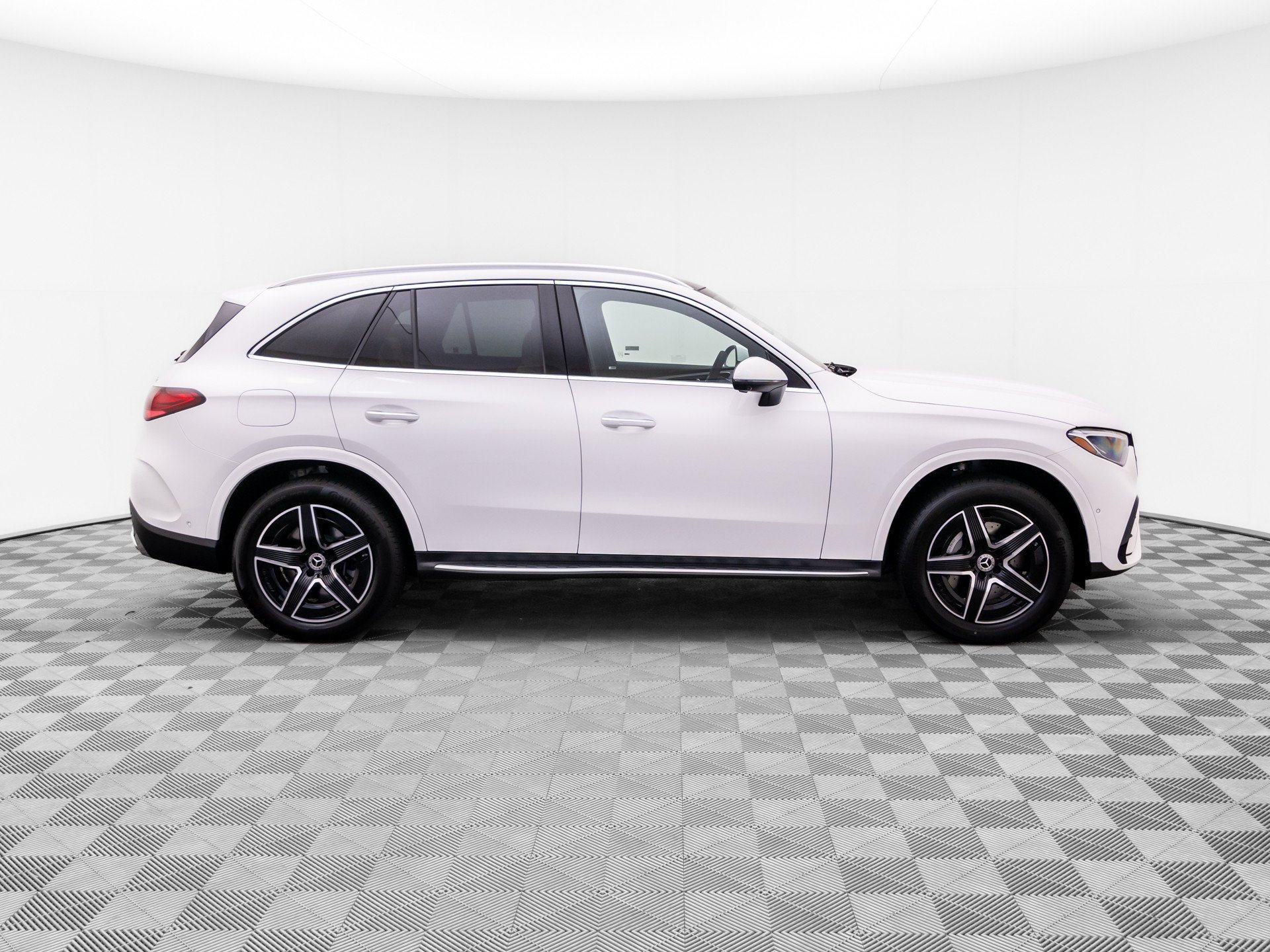 New 2027 Polar White Mercedes-Benz GLC 350e image 49