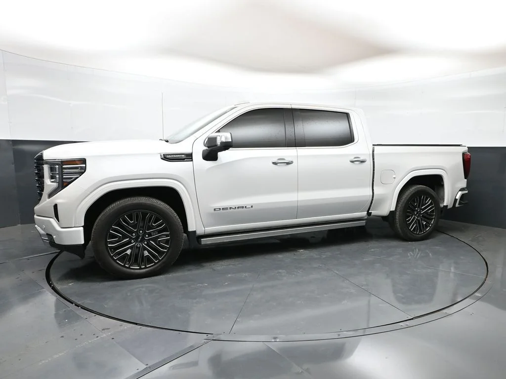 Used 2022 White GMC Denali Ultimate image 36