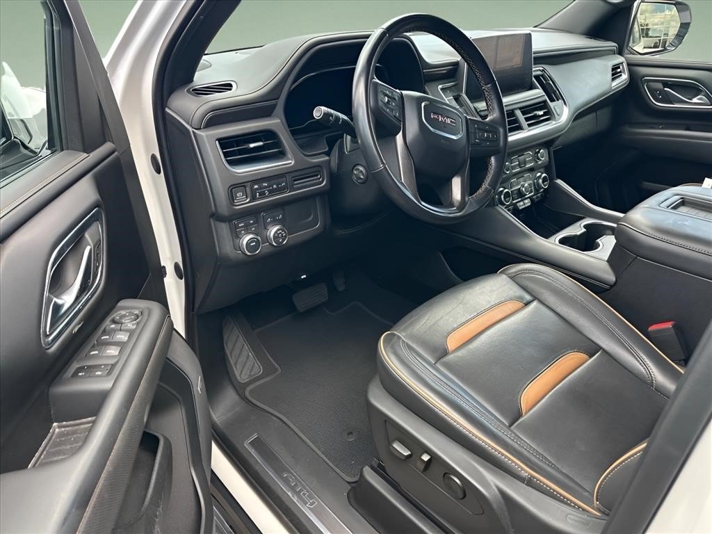 Used 2022 White Frost Tricoat GMC AT4 image 10