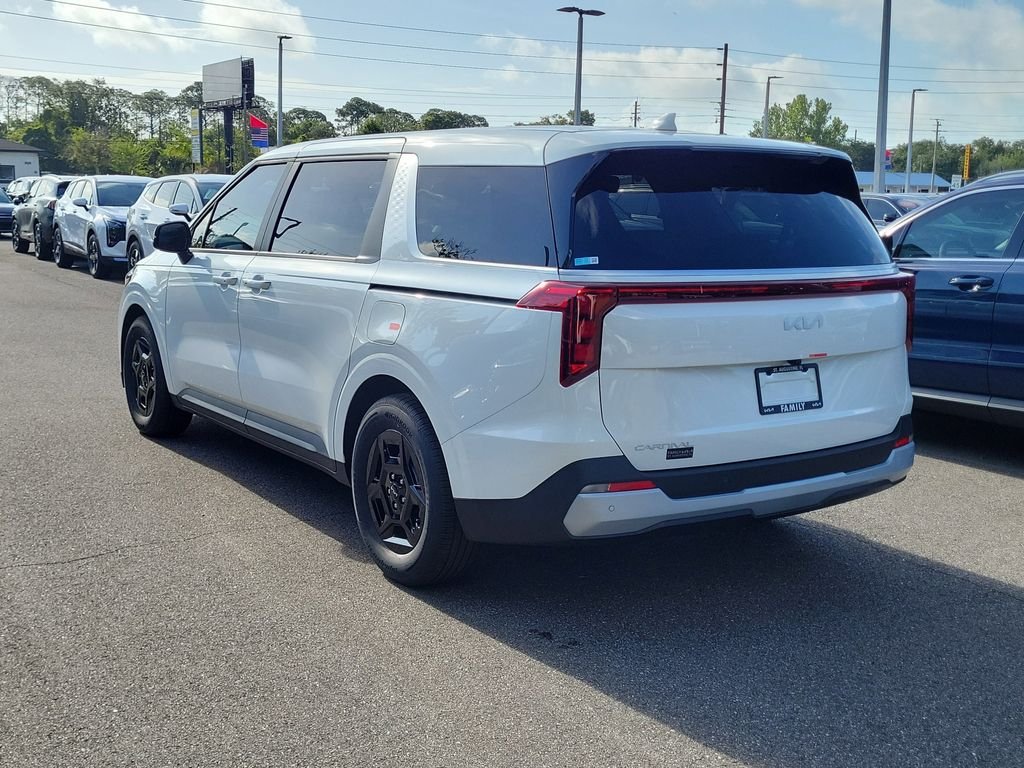New 2026 White Kia LXS image 4