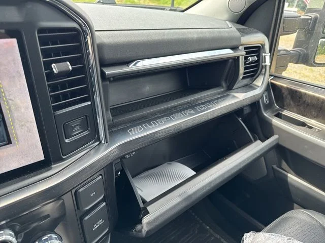 Used 2025 Gray Ford Lariat image 29