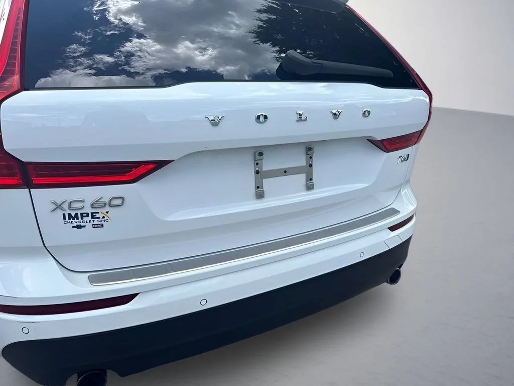 Used 2019  Volvo Momentum image 32
