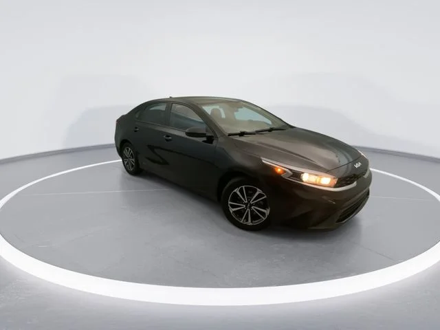 Used 2023 Black Kia LXS image 8
