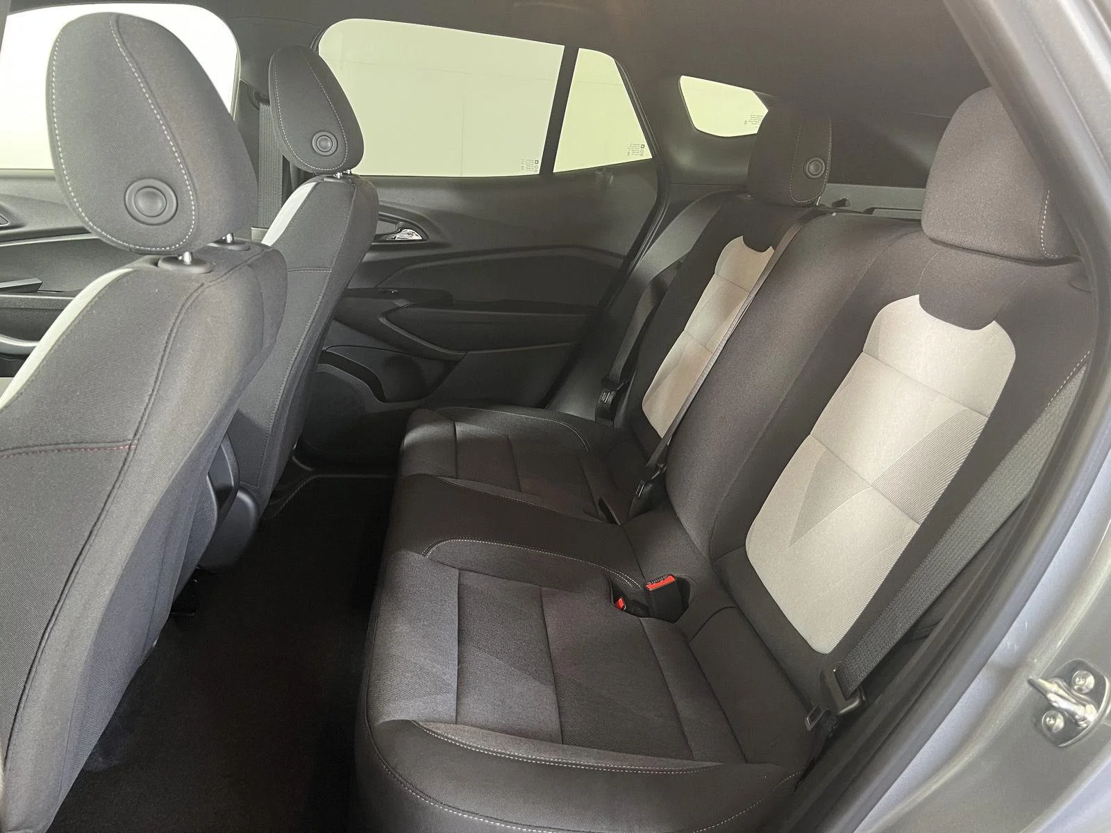 Used 2025 Sterling Gray Metallic Chevrolet 1RS image 16