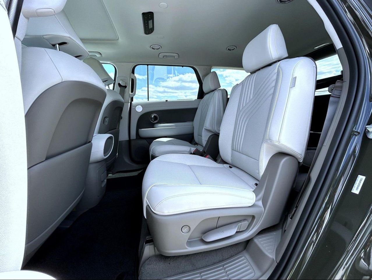 New 2026 Green Hyundai SEL Premium image 21
