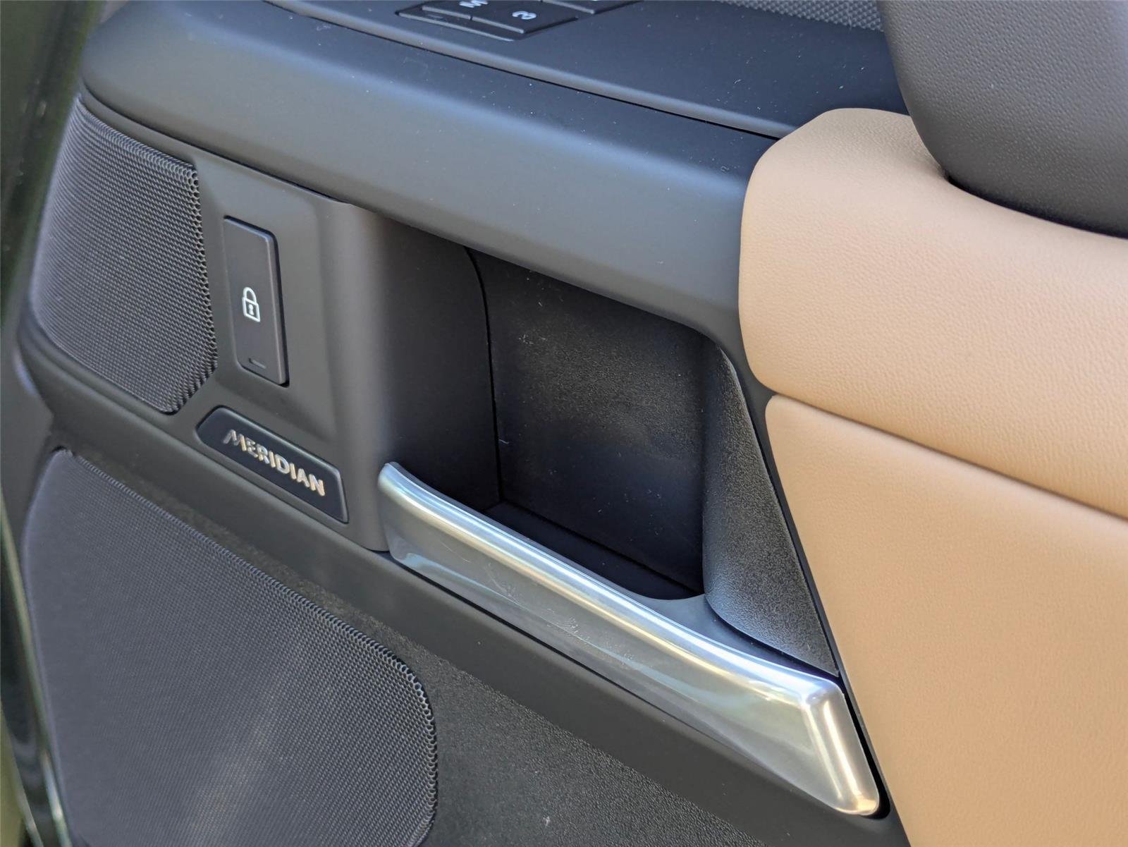 New 2026 Woolstone Green Land Rover S image 36