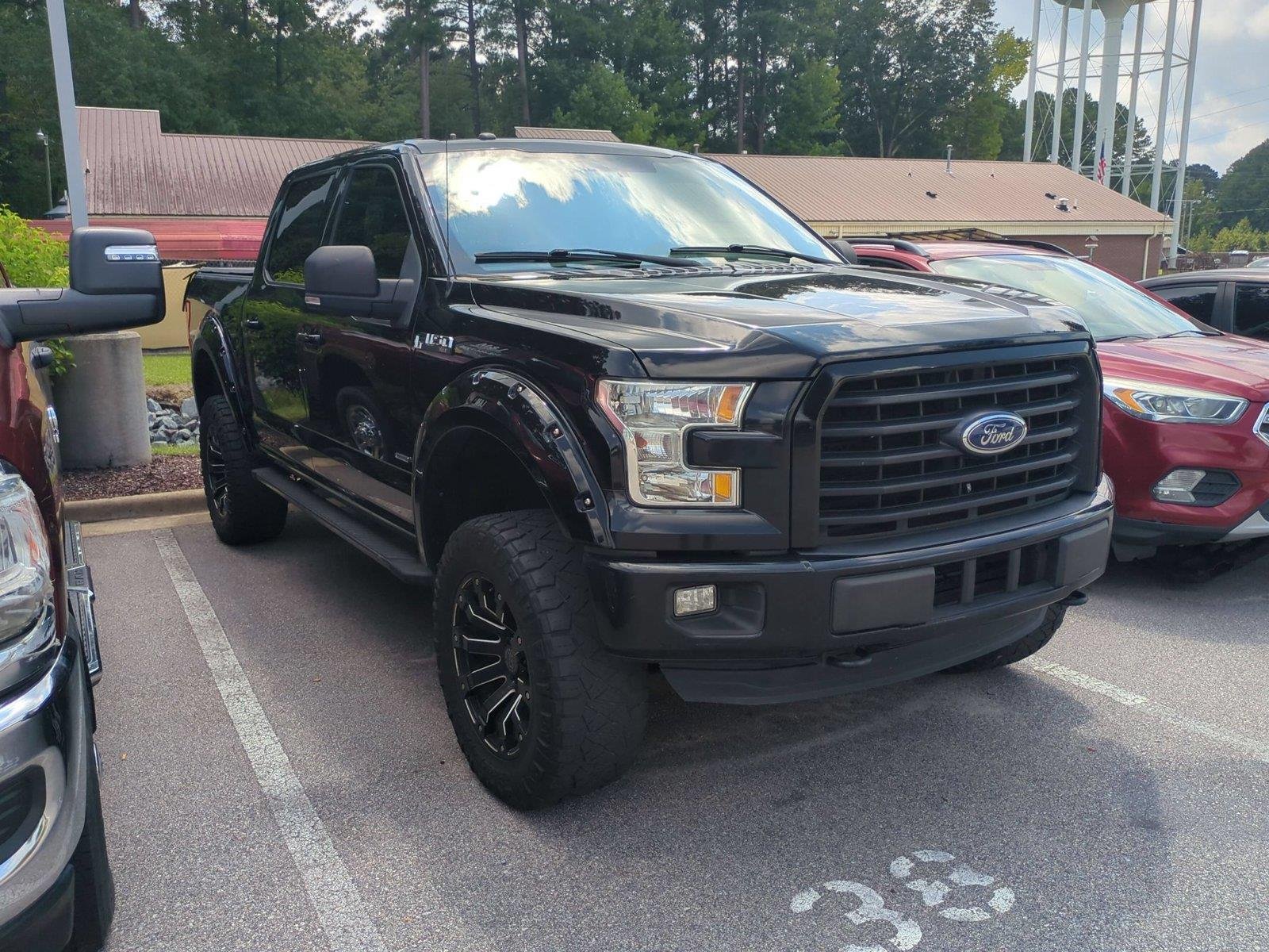 Used 2016 Shadow Black Ford XLT image 3