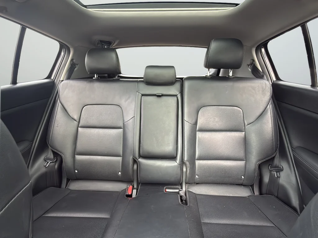 Used 2017 Red Kia EX image 45