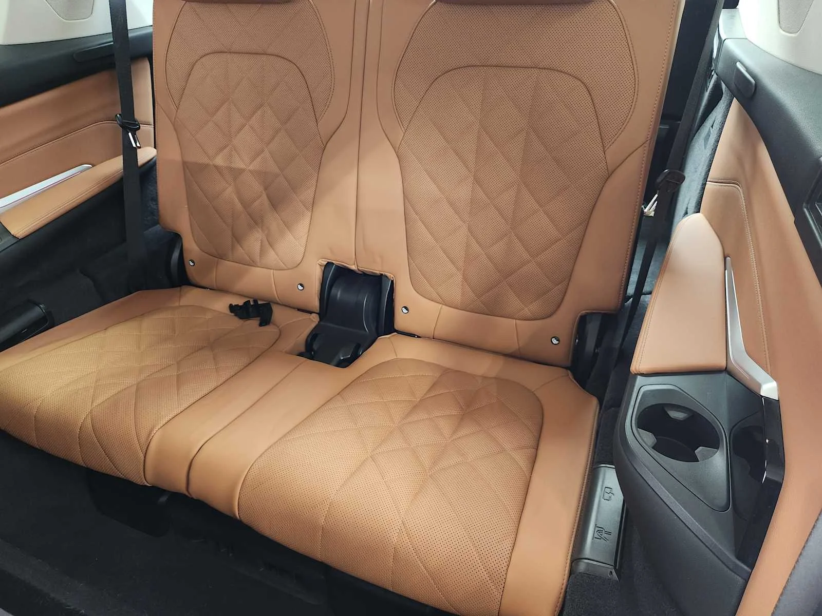 Used 2024 Skyscraper Grey Metallic BMW xDrive40i image 28