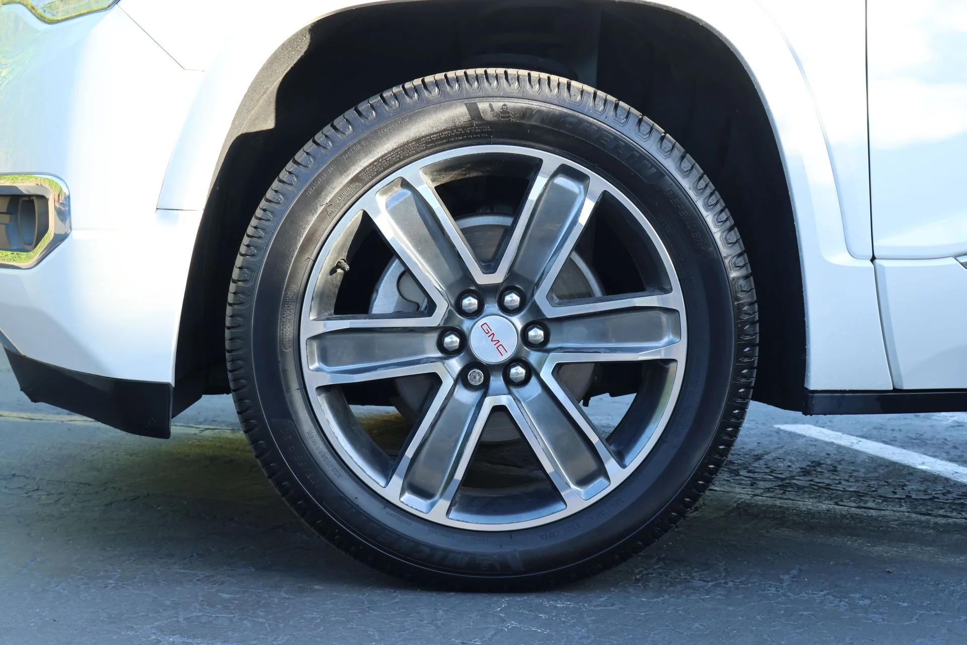 Used 2017 White GMC Denali image 5