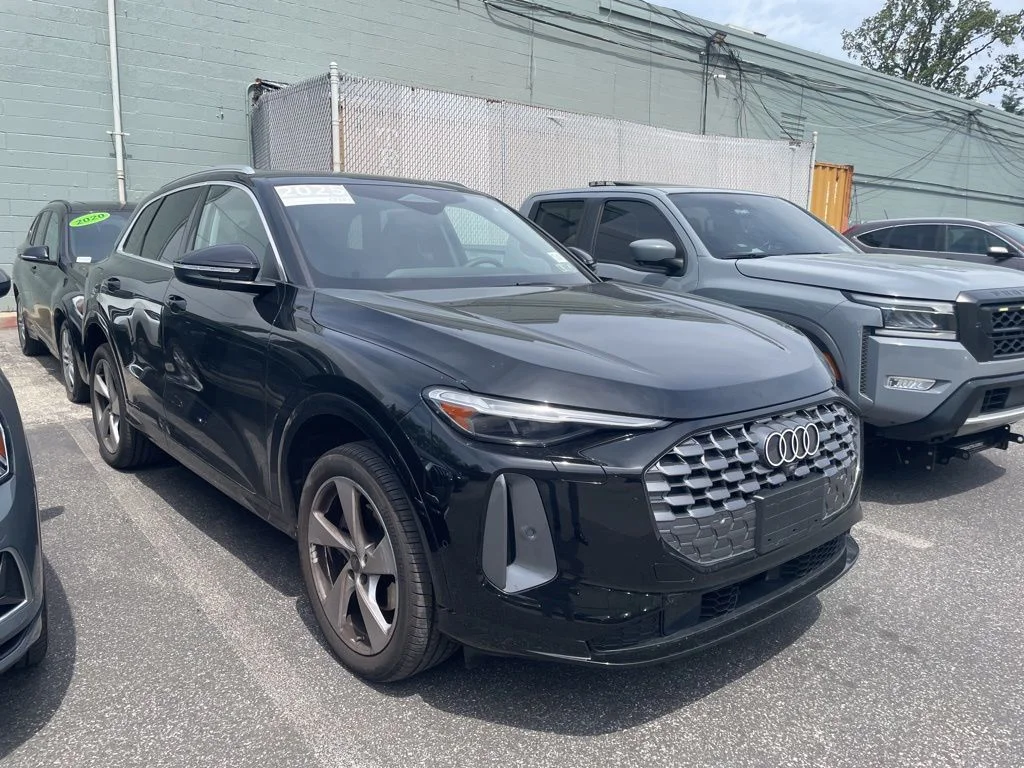 2025 Audi Q5 40 Premium Plus's photo