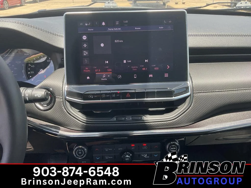 Used 2023 Grey Jeep Altitude image 31