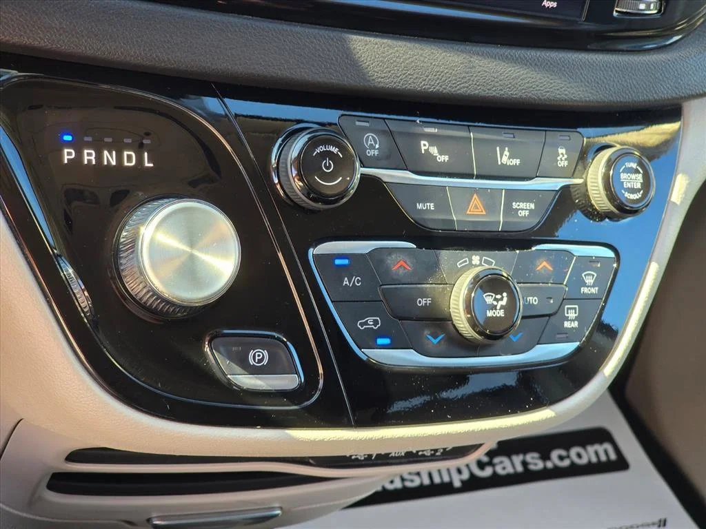 Used 2024 Black Chrysler Touring L image 16