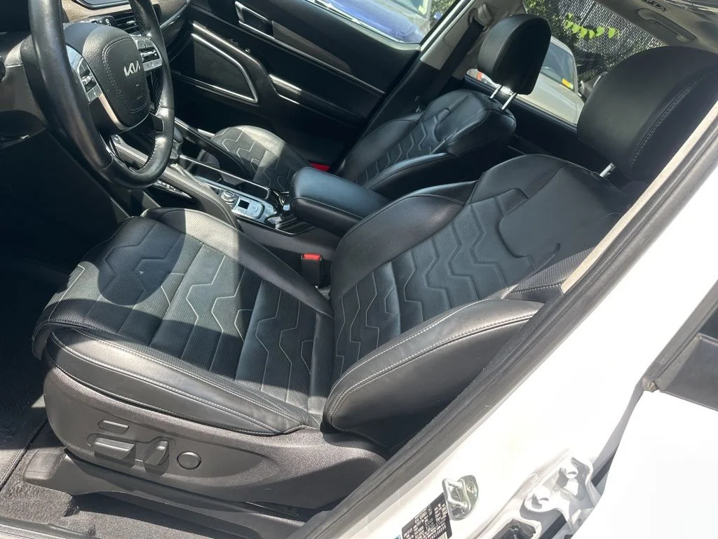 Used 2022 White Kia SX image 10