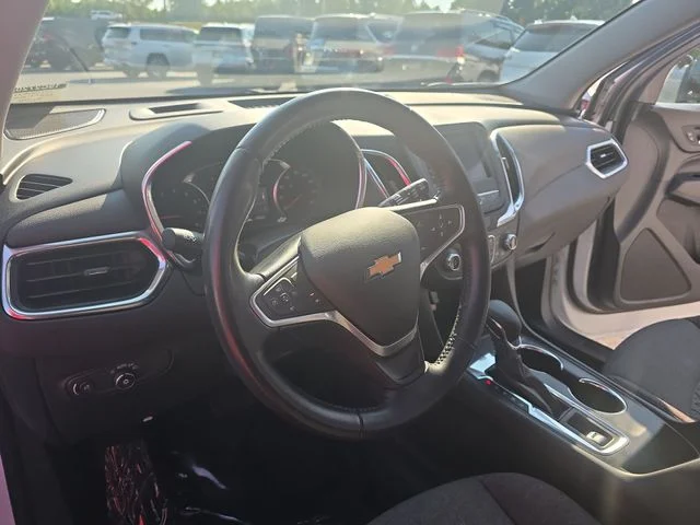 Used 2022 White Chevrolet LT image 17