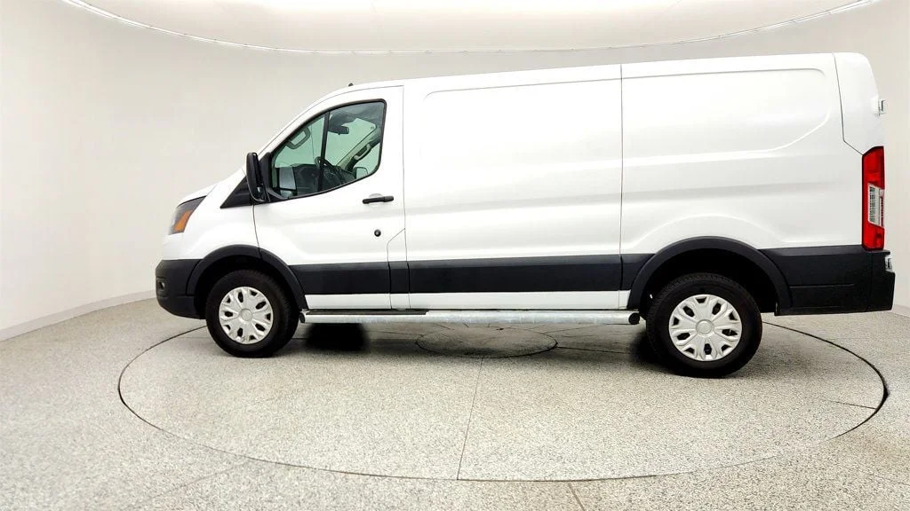 Used 2025 Oxford White Ford T-250 130"" Low Rf 9070 GVWR RWD image 8
