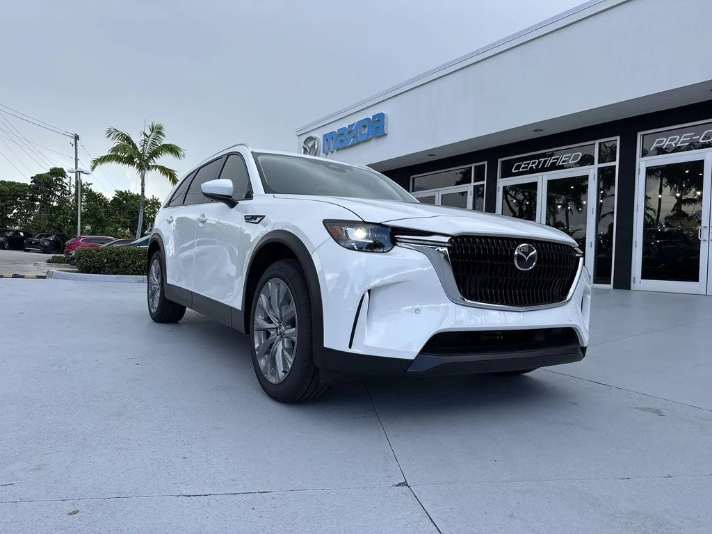 New 2026 White Mazda 3.3 Turbo Preferred AWD image 30
