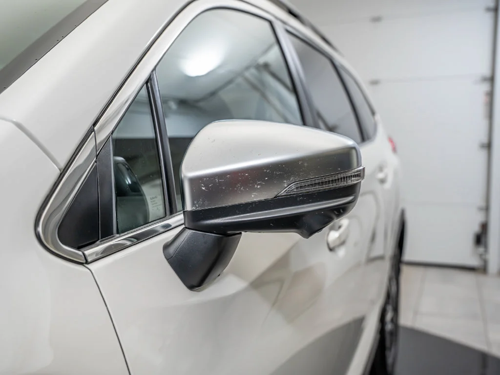 Used 2023 Crystal White Pearl Subaru Limited image 9