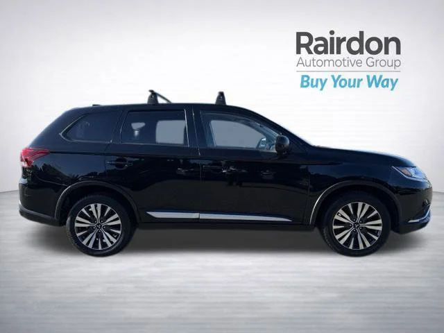 Used 2020 Labrador Black Metallic Mitsubishi ES image 8