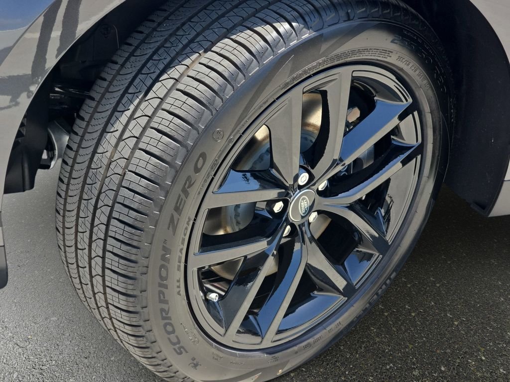 New 2026 Carpathian Grey Land Rover S image 33