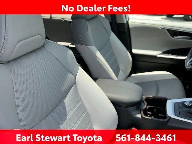 Certified Used 2024 WIND CHILL PEARL Toyota  image 38