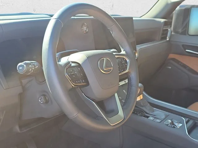 Certified Used 2025 NIGHTFALL MICA Lexus 550 Luxury+ image 18