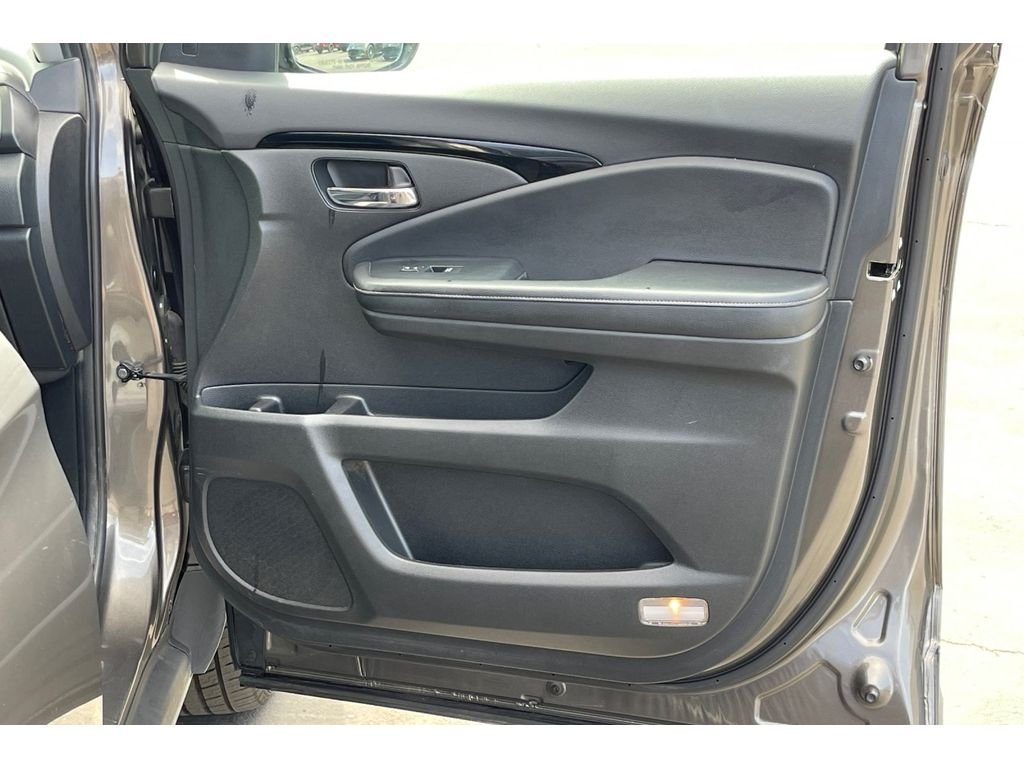 Used 2020 Pacific Pewter Metallic Honda RTL-E image 20