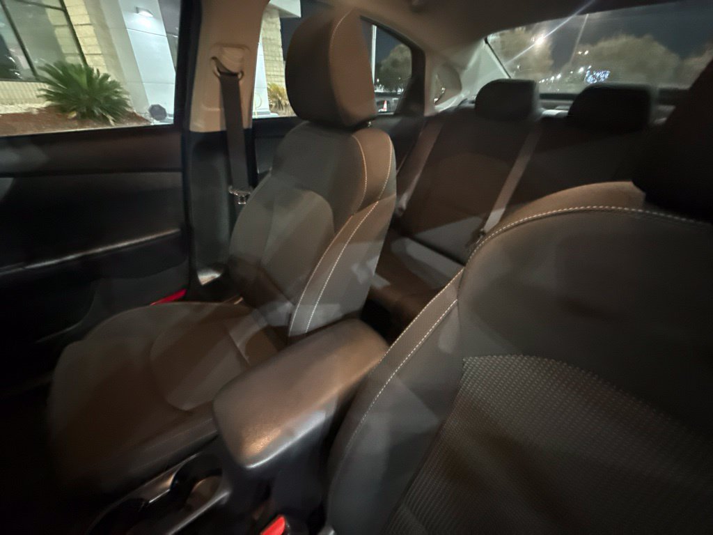 Used 2021 Red Kia LXS image 17