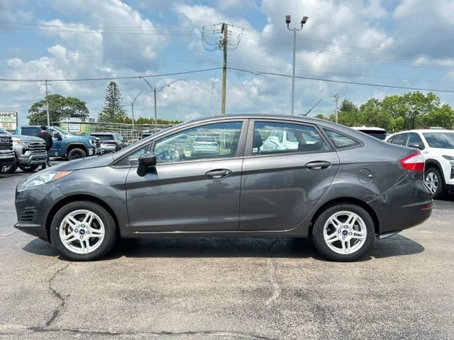 Used 2018 Gray Ford SE image 5