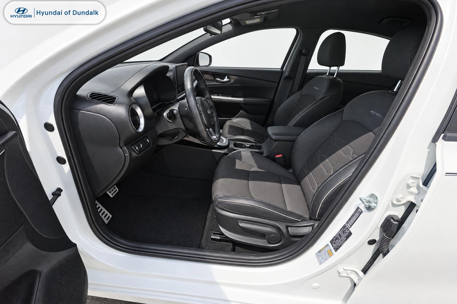 Used 2022 White Kia GT-Line image 7
