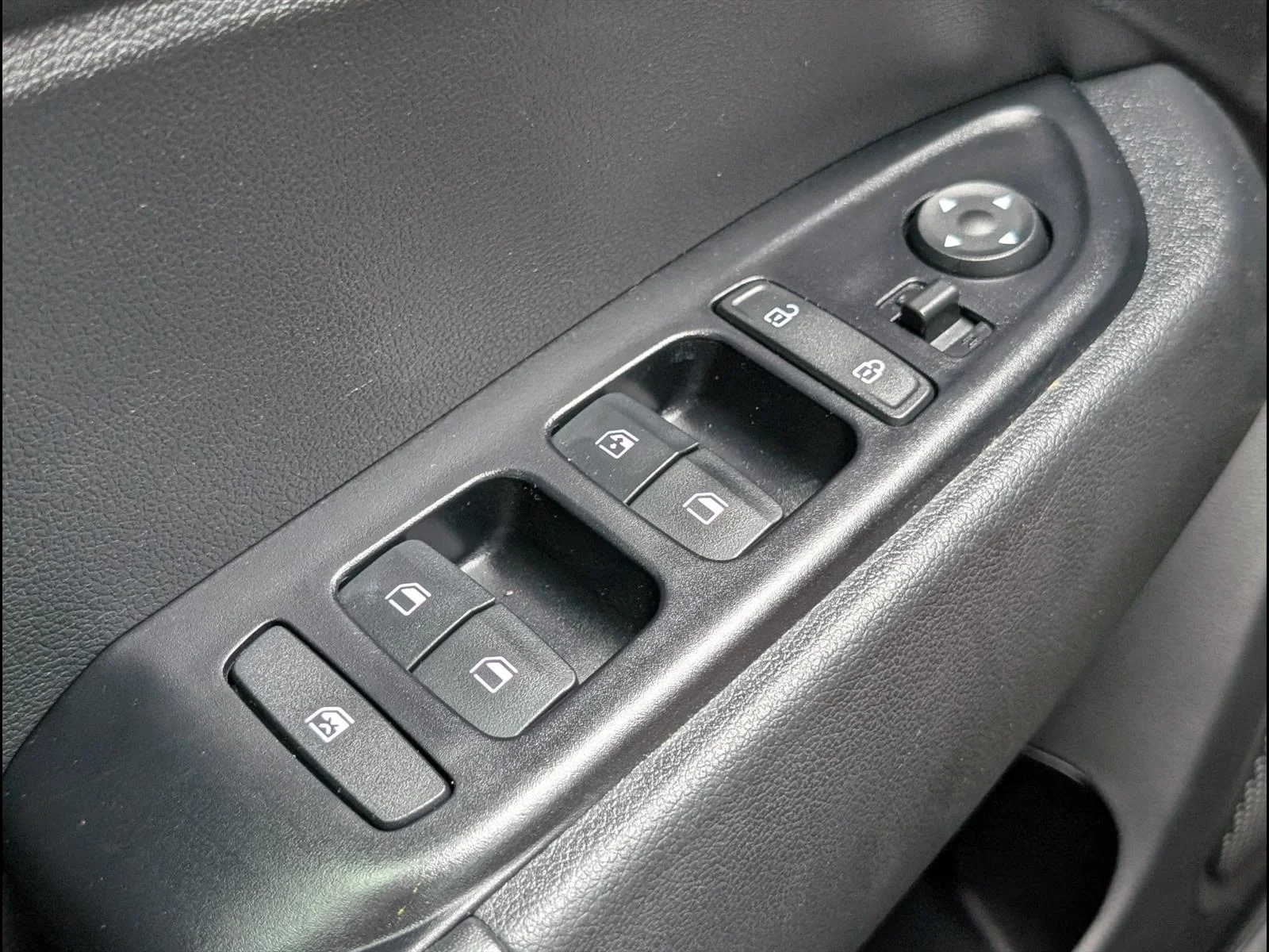 Used 2022 Galactic Gray R3g Hyundai Limited image 18