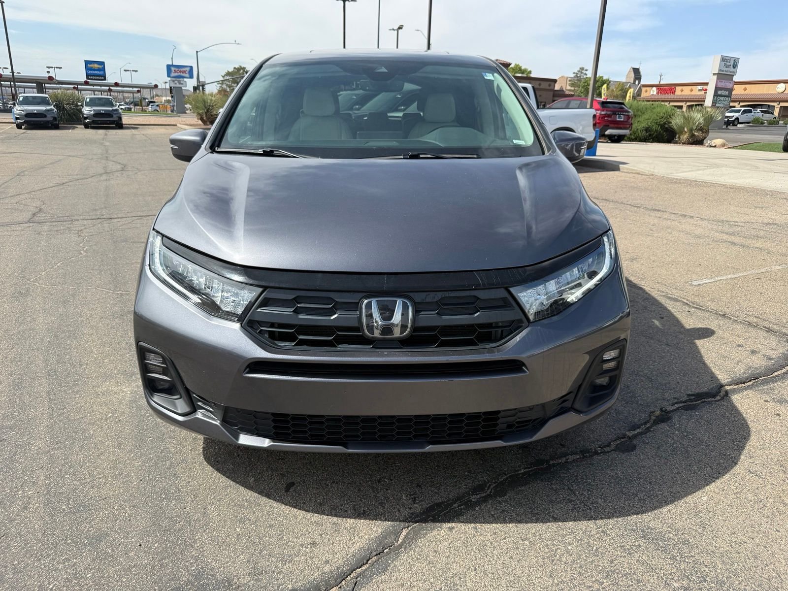 Used 2025 Solar Silver Metallic Honda EX-L image 2