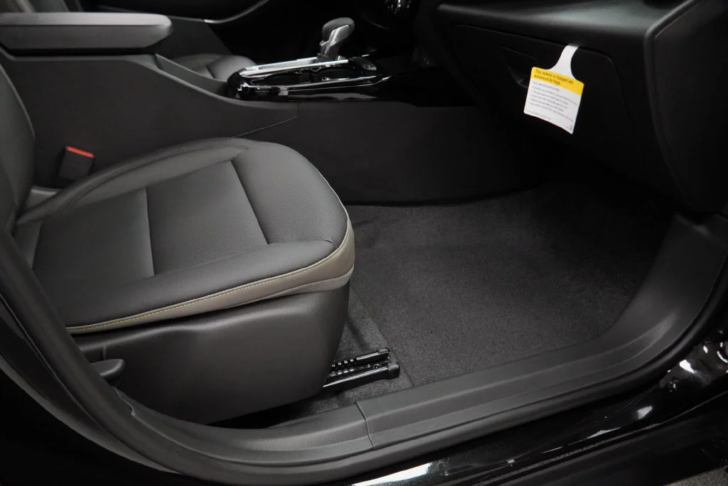 New 2026 Mosaic Black Metallic Chevrolet ACTIV image 38