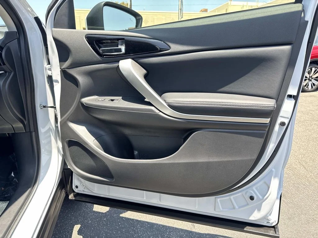 New 2026 White Mitsubishi SE 1.5T S-AWC image 31