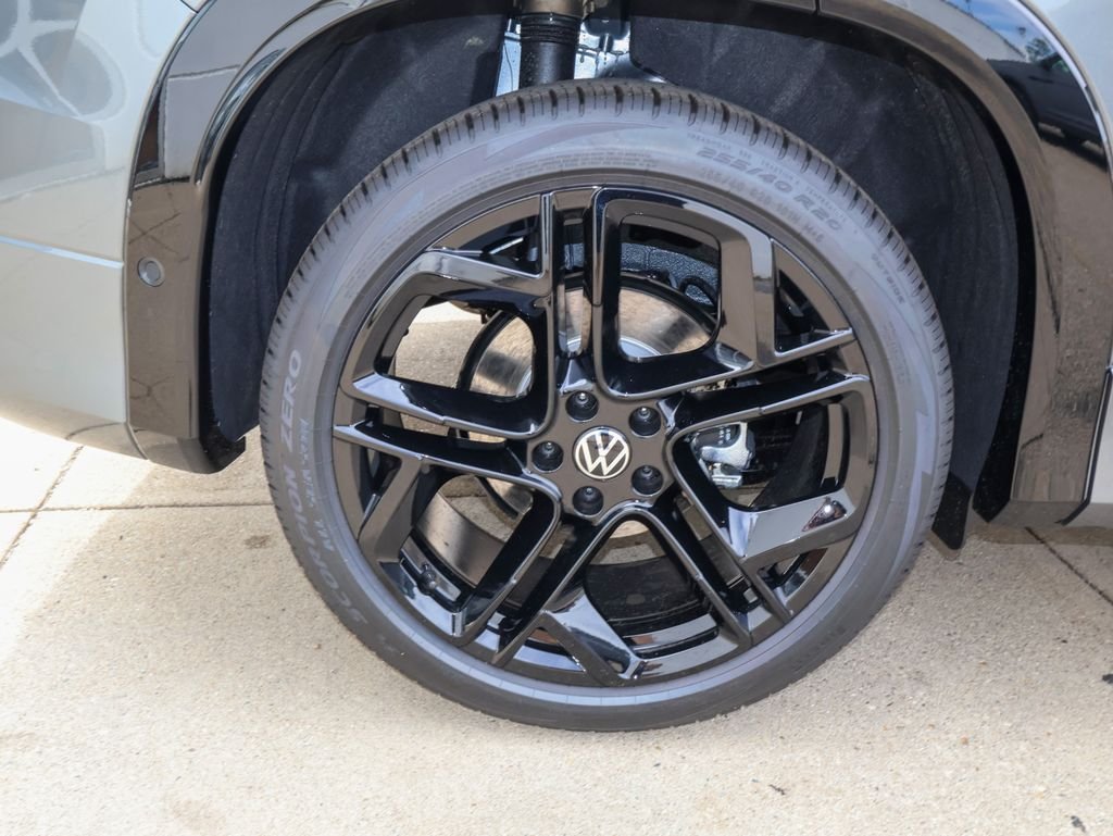 New 2026 Silver Volkswagen 2.0T SE R-Line Black image 9
