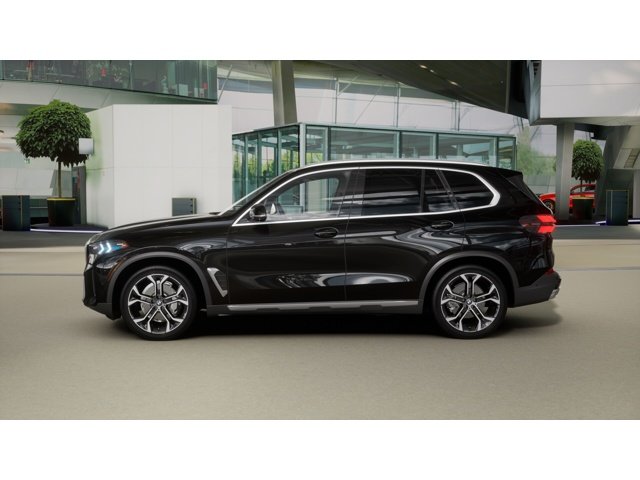 New 2026 Black BMW X5 40i image 4