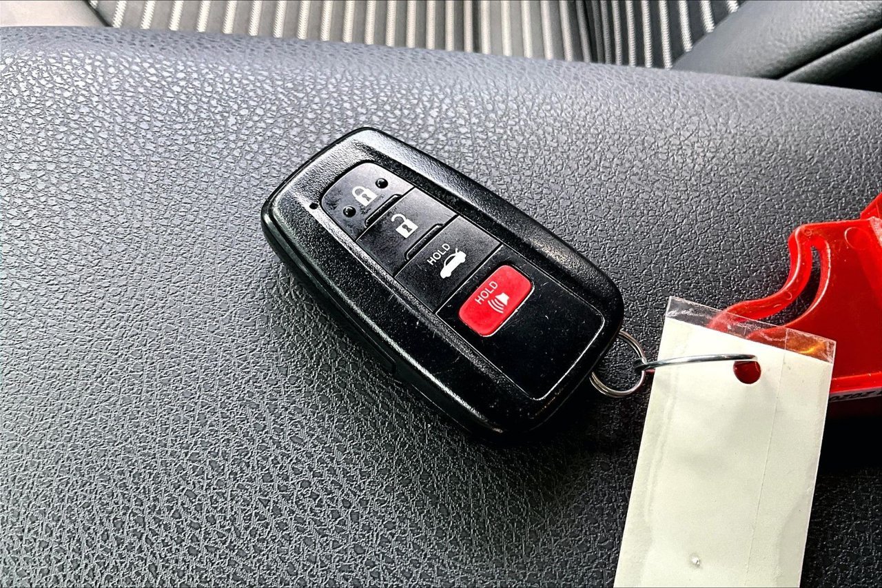 Used 2020 Silver Toyota SE image 35