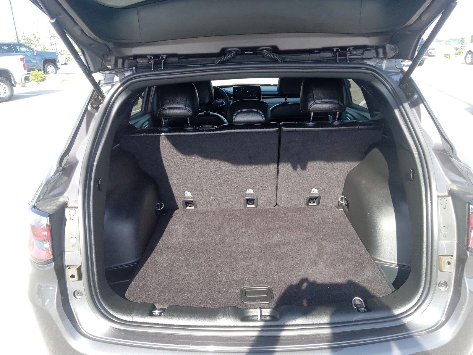 Used 2024 Gray Jeep Latitude 4x4 image 13