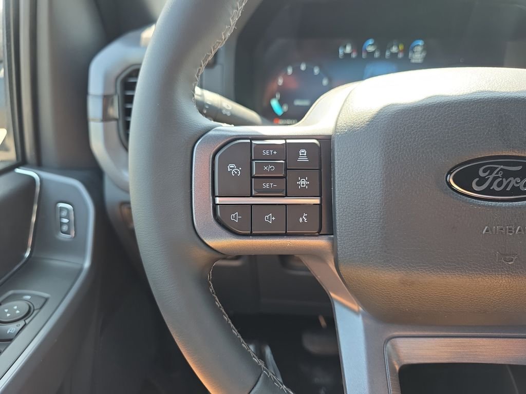 New 2026 Oxford White Ford XLT image 21
