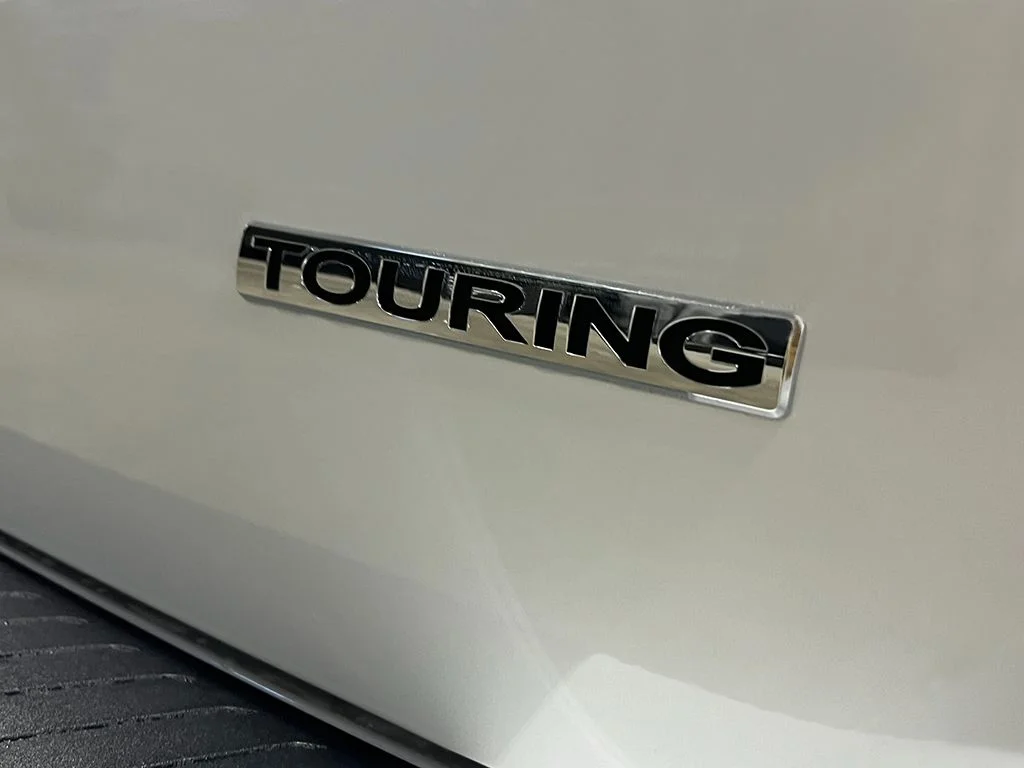 New 2026 Platinum White Pearl Honda Touring image 7