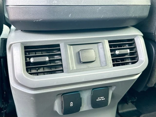 Used 2024 Silver Ford XLT image 24
