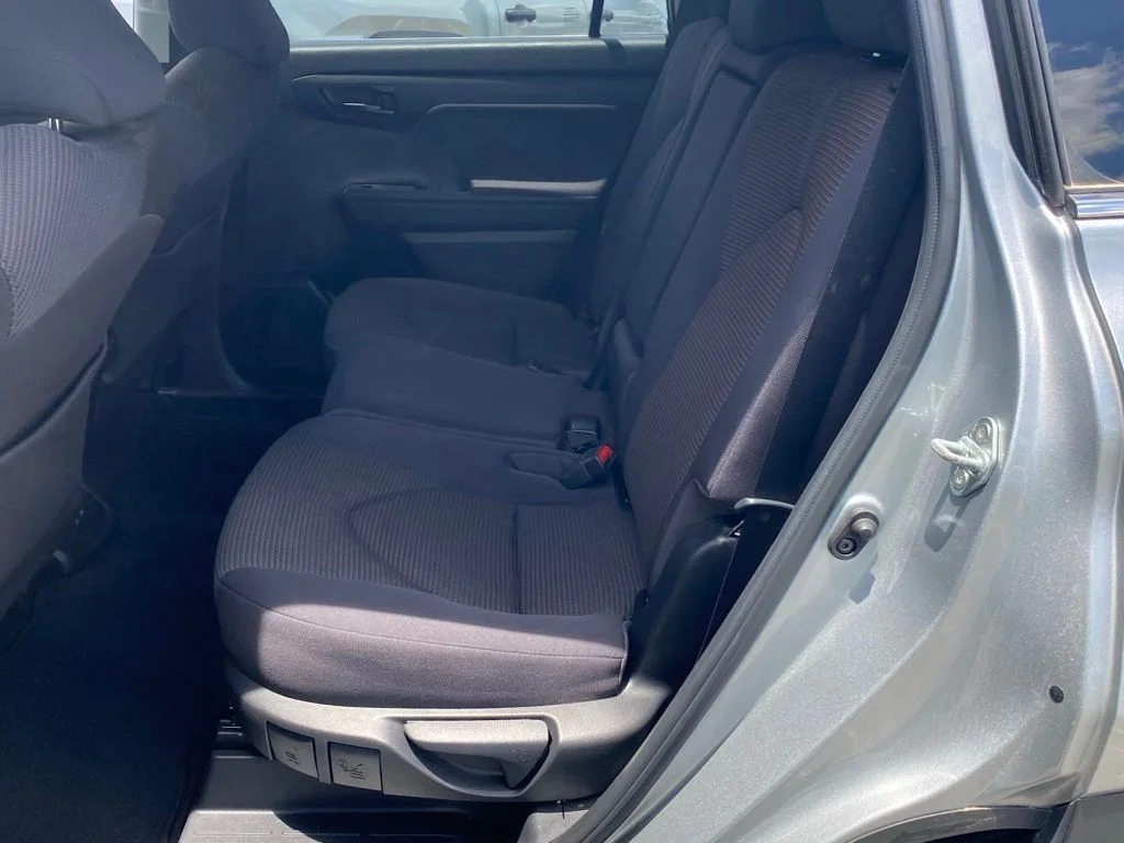 2023 Toyota Highlander LE - Photo 8