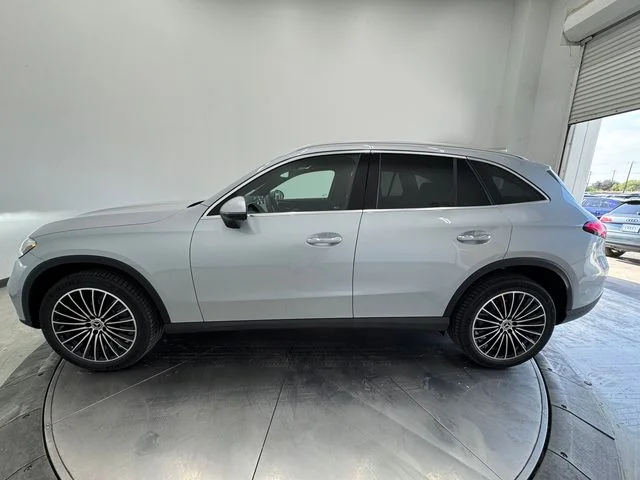 New 2027 Silver Mercedes-Benz GLC 300 image 17