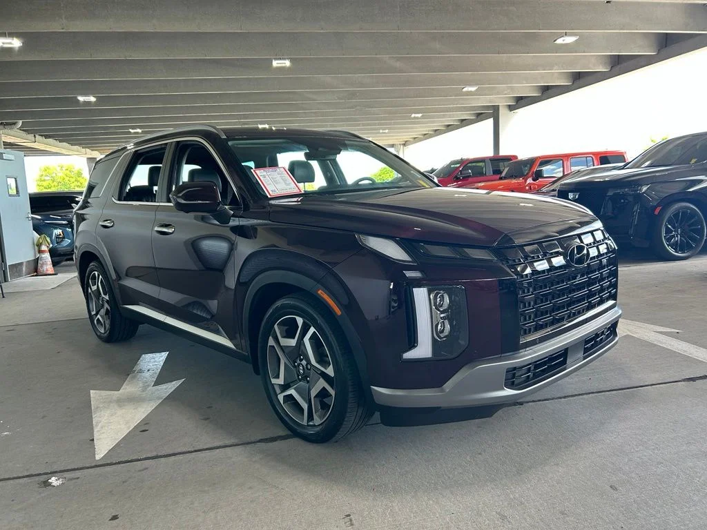 Used 2024 Sierra Burgundy Hyundai Limited image 7