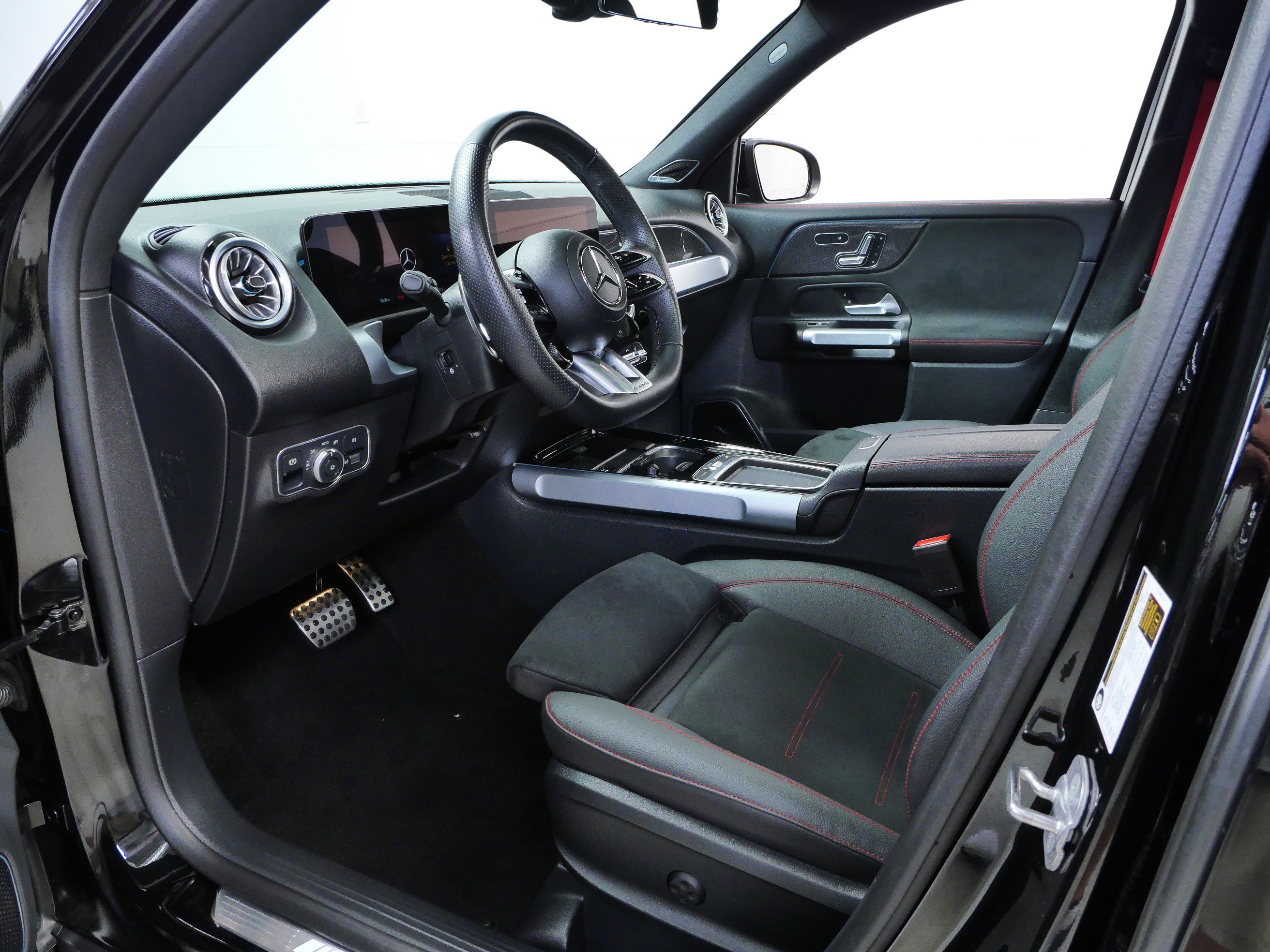 Certified Used 2025 Night Black Mercedes-Benz AMG® GLB 35 image 18