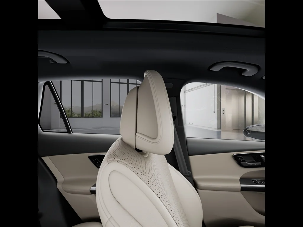 New 2026 Polar White Mercedes-Benz GLC 300 image 43