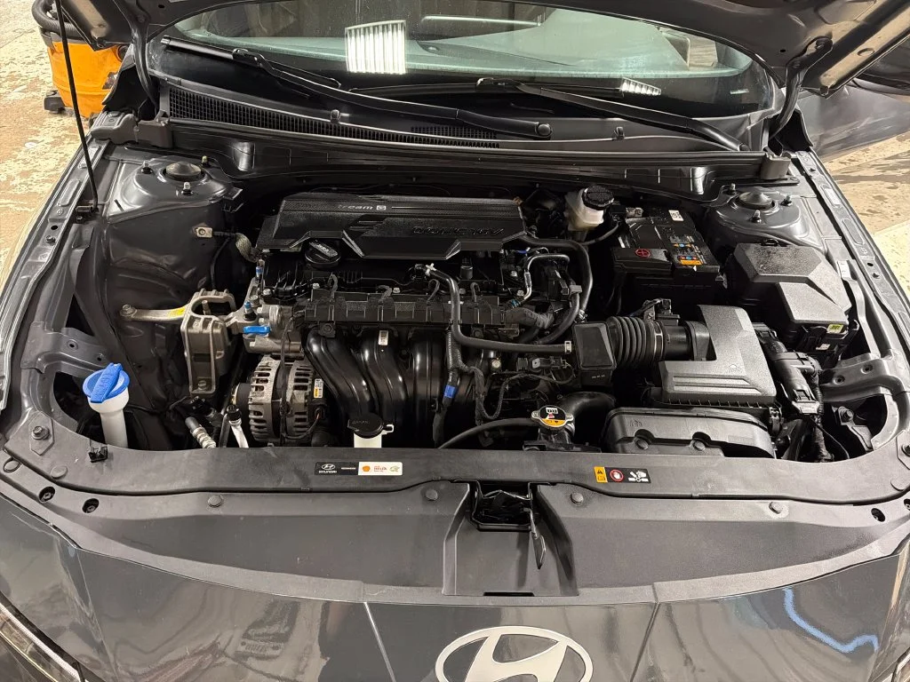 Used 2025 Gray Hyundai SEL Sport image 10
