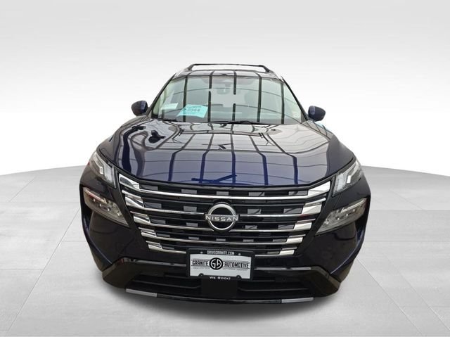 2026 Nissan Rogue Platinum photo 2