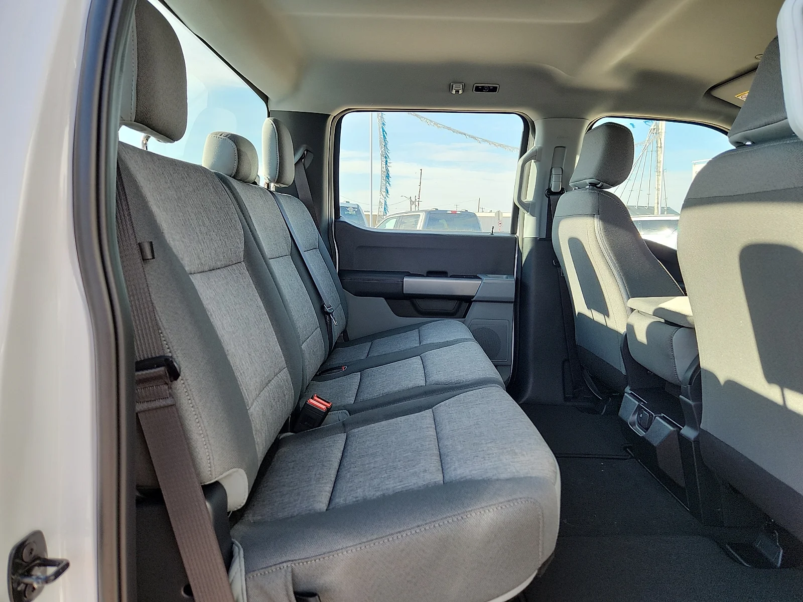 New 2027 Oxford White Ford XL image 19