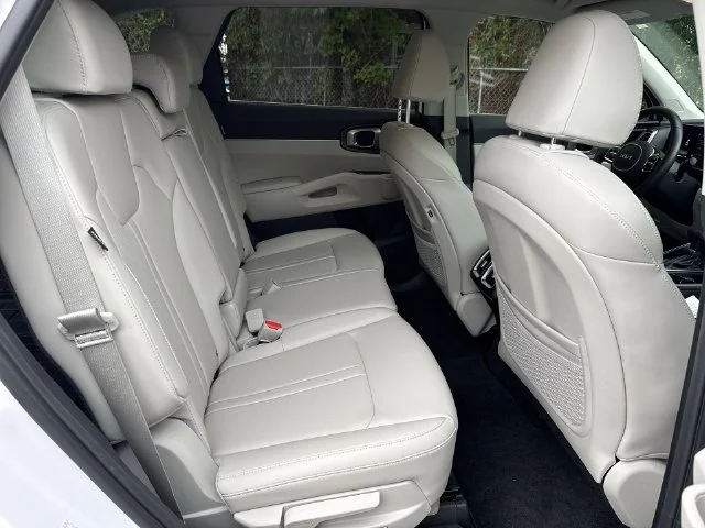Used 2025 White Kia S image 11